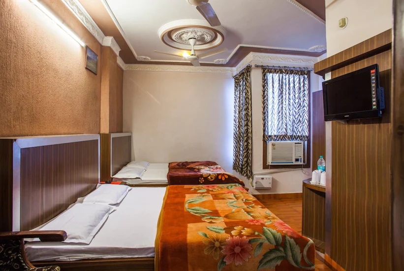 Hotel Novelty | Deluxe Four Bed AC Room